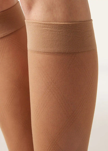 Sheer Diamond Pattern Knee High Socks