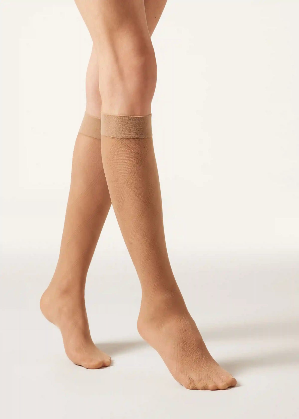 Sheer Diamond Pattern Knee High Socks
