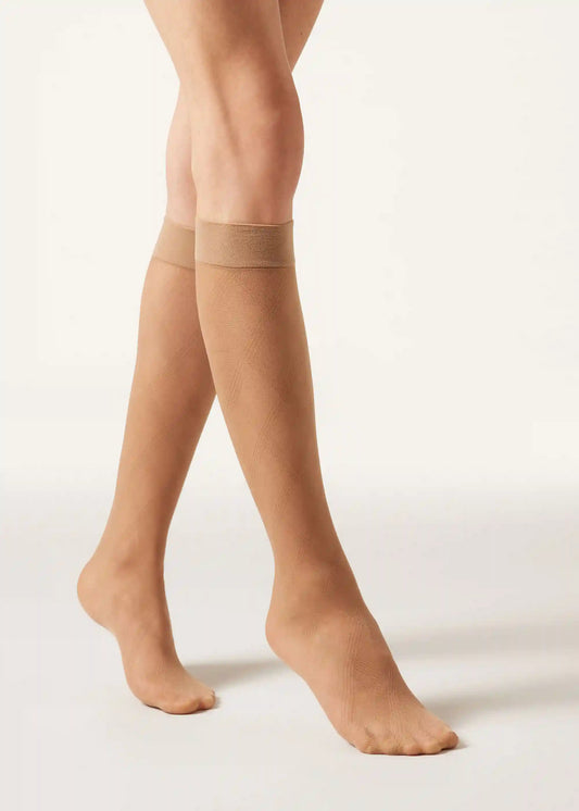 Sheer Diamond Pattern Knee High Socks